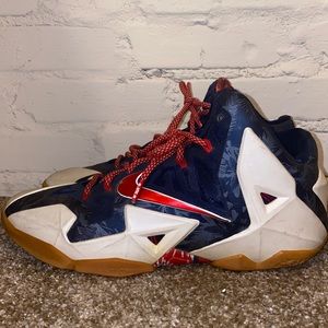 Men’s Nike Lebron James Size 10